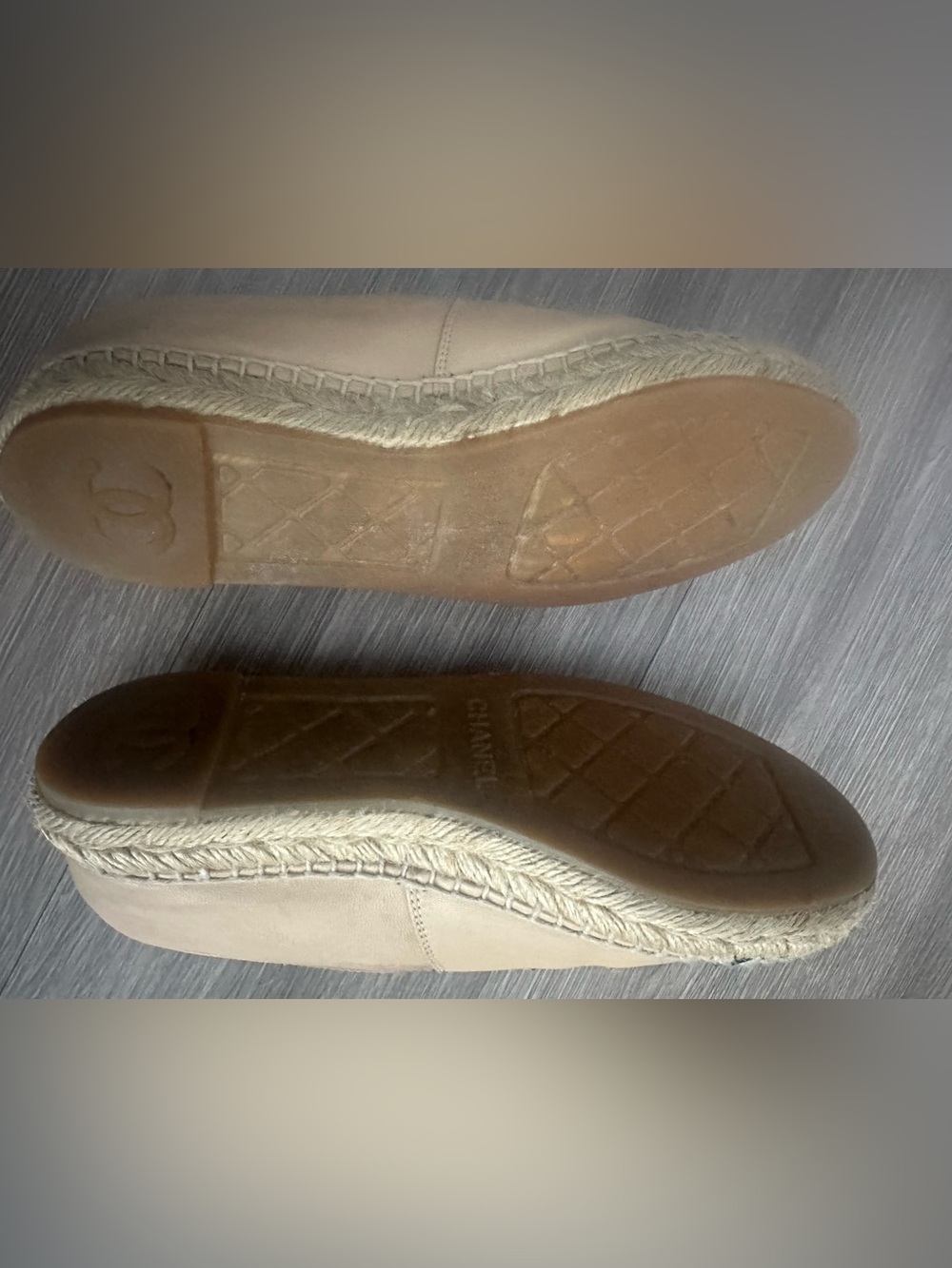 Chanel Beige and Black Leather Espadrille Flats - AUTHENTIC - Picture 6 of 7